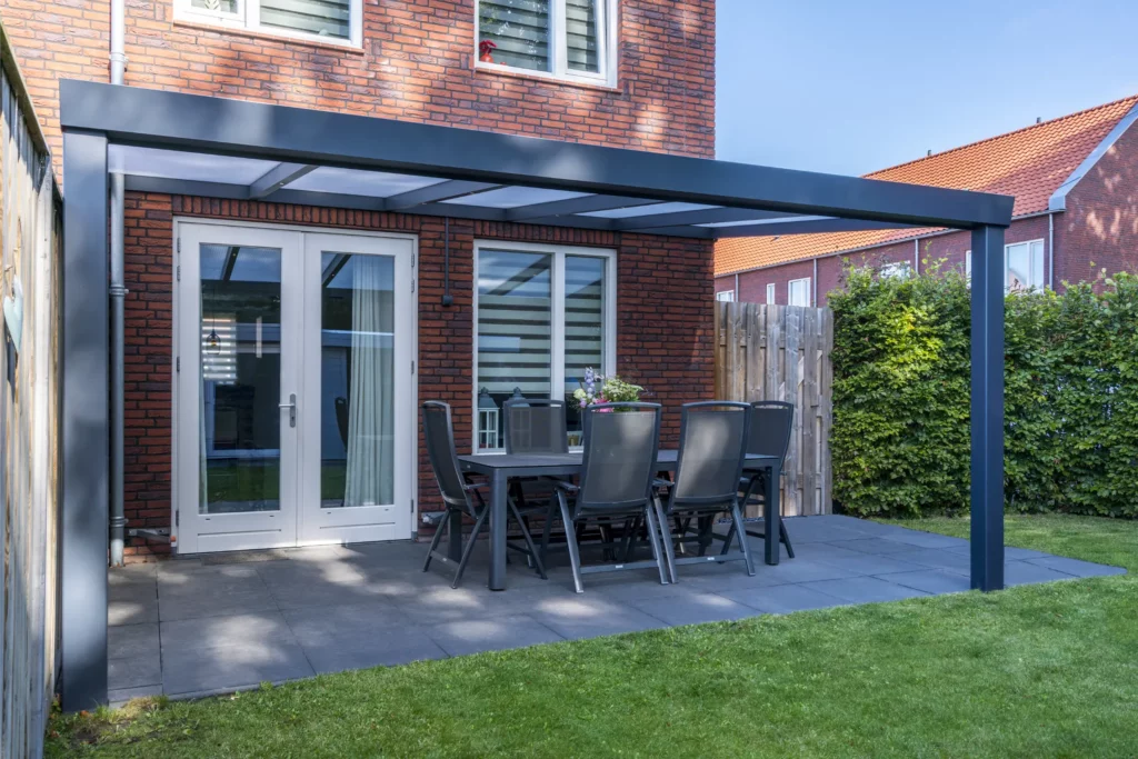 Auvent aluminium GIALLO polycarbonate opale anthracite